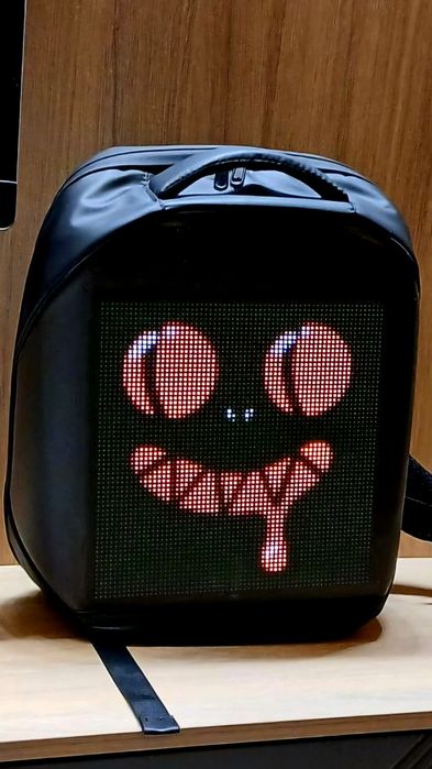 Рюкзак с LED экраном в хорошем состоянии