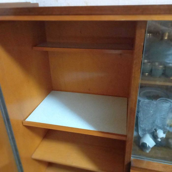 Продам сервант  старого образца, румынский 135 * 150 * 45 см