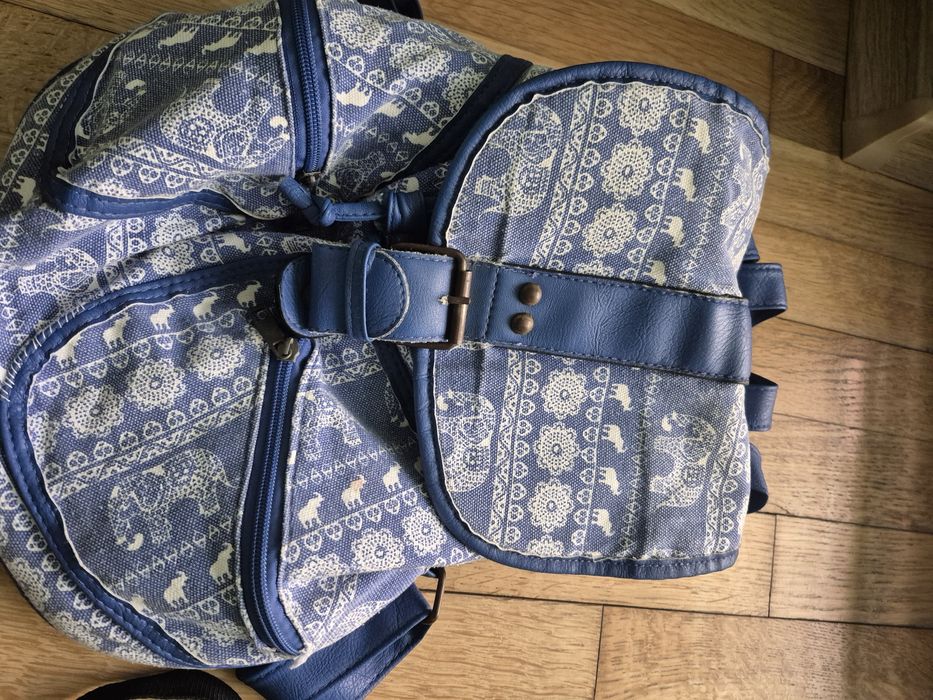 Малки чантички и ранички