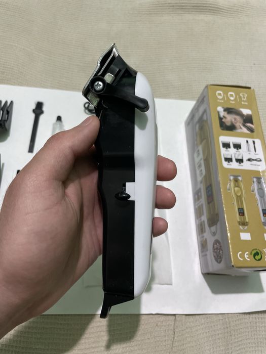 Соч оладиган машинка сотилади.