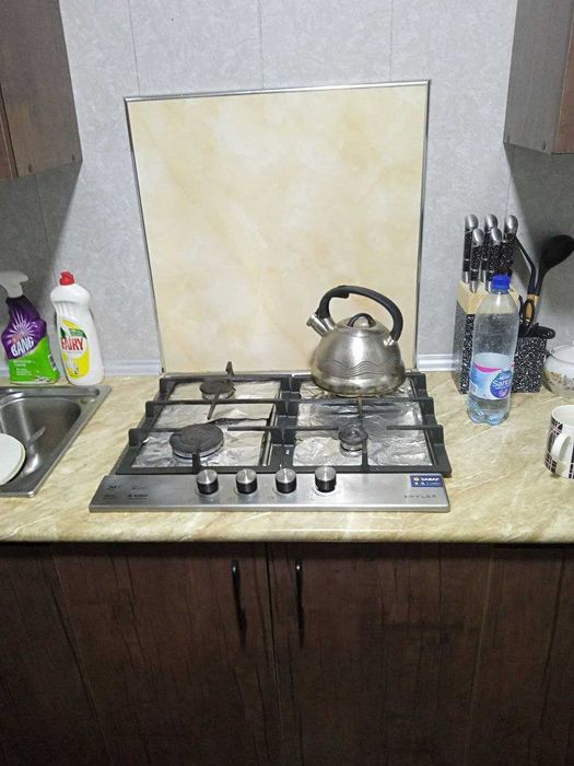 Сдаётся одна комната в двухкомнатной квартире.