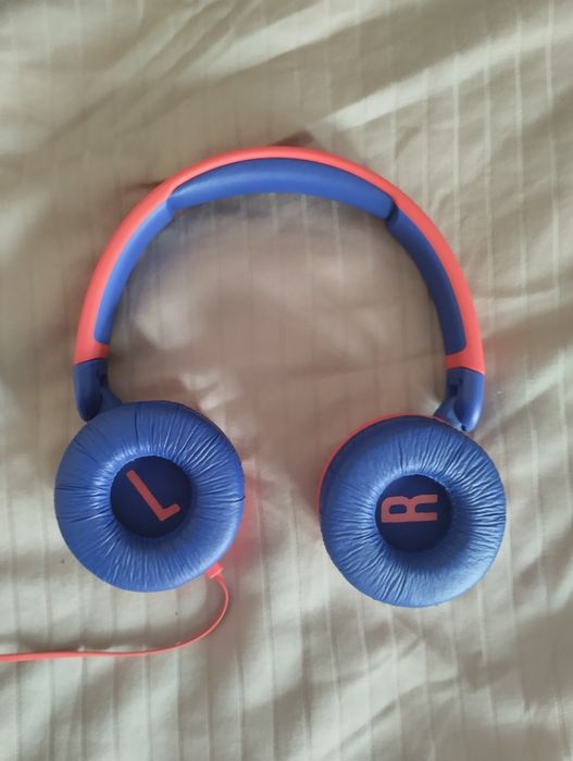 Детски слушалки с кабел JBL