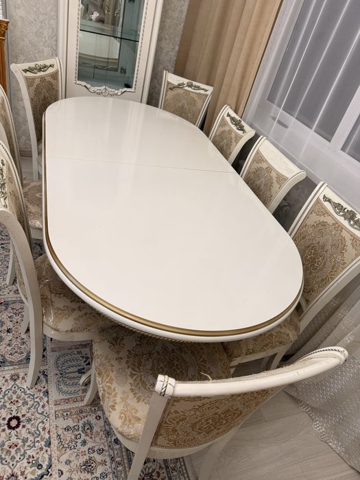 Продам стол и 6 стульев