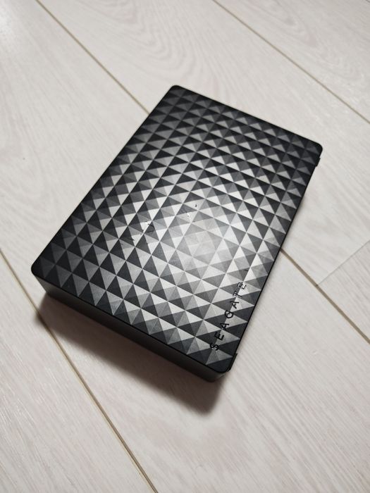 Външен хард диск 4tb Seagate expansion plus