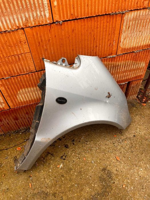 Mercedes A-class Aripii si aparatore gri