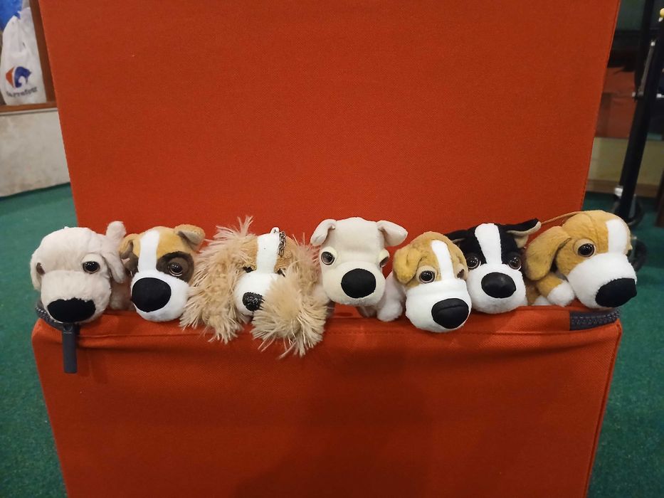 Set de 7 catei mici, din plush