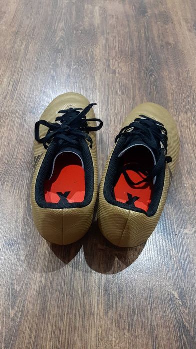 Продавам стоножки Адидас номер 37,5 цена 30лв