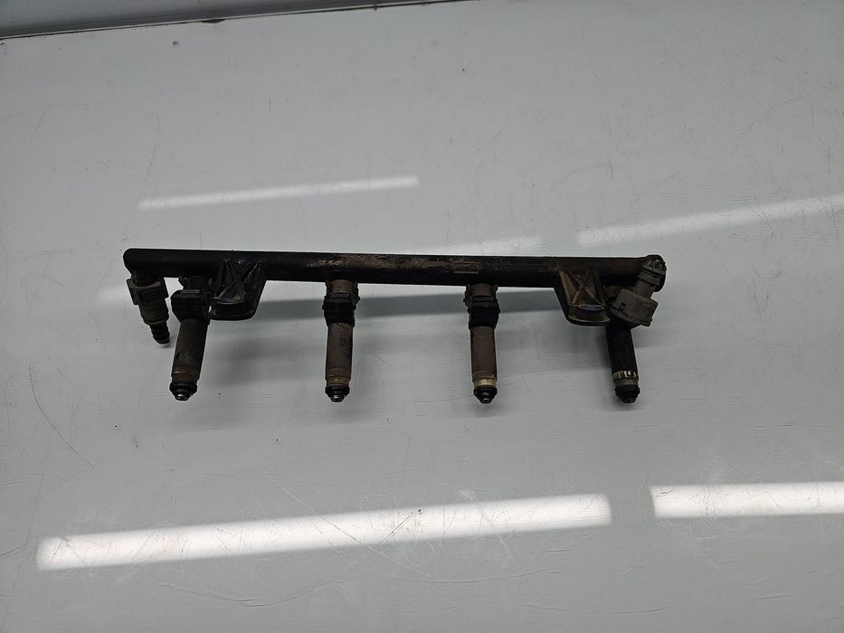 Rampa injectoare Renault Symbol / Thalia [Fabr 1998-2007] 8200494284 1
