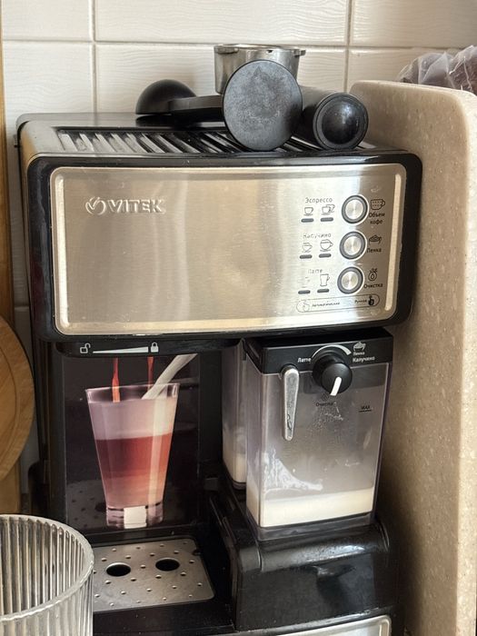 Продам Кофемашину Vitek
