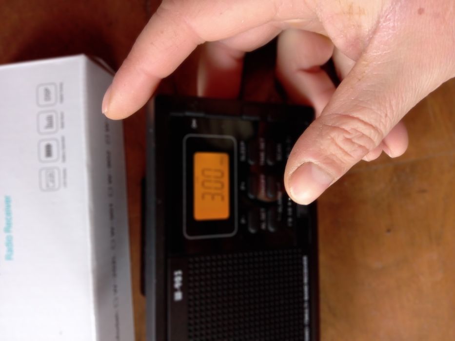 Портативно , джобно малко радио wodeke-903