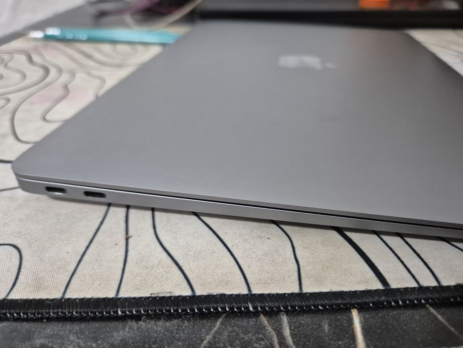 MacBook 13 Air M1