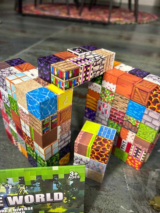 Cuburi Magnetice Minecraft - 36 cuburi si o figurina