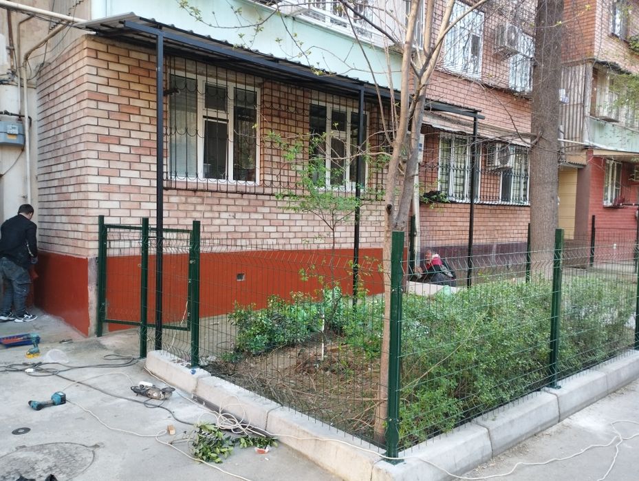 Качественная установка козырьков, навесов, бельевых роликов,