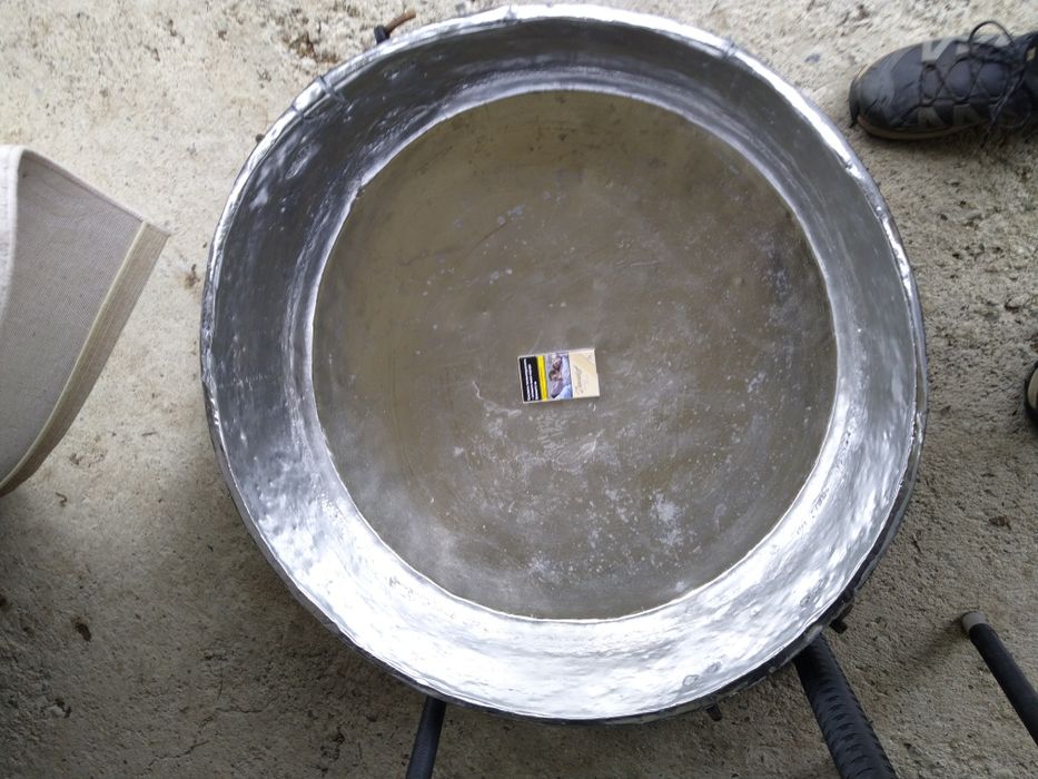 Продавам огромна медна бакърена тава за лютеница и петмез Антикварна