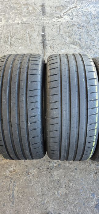 4 anvelope vara,fata Michelin 245/35/20,dot 2022,spate Continental  275/30/20,dot 2024.Pretul este pe bucata.