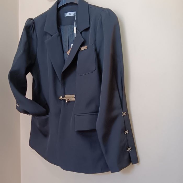 Официално черно сако