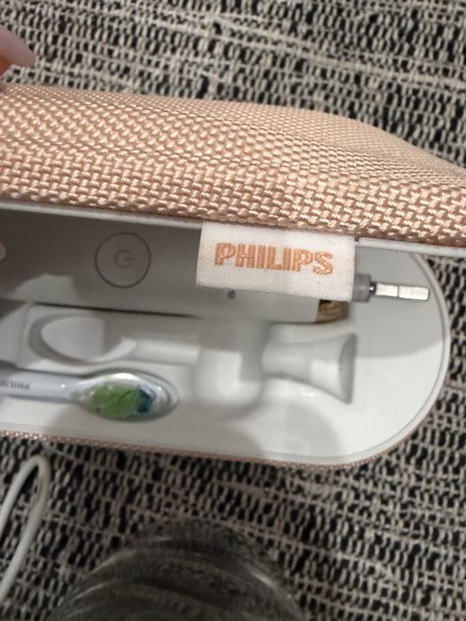 Нова електрическа четка за зъби Philips