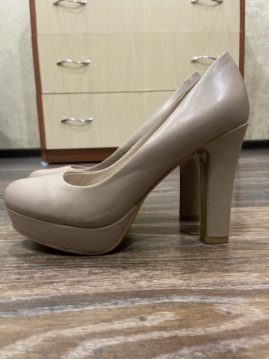 Туфли на каблуке