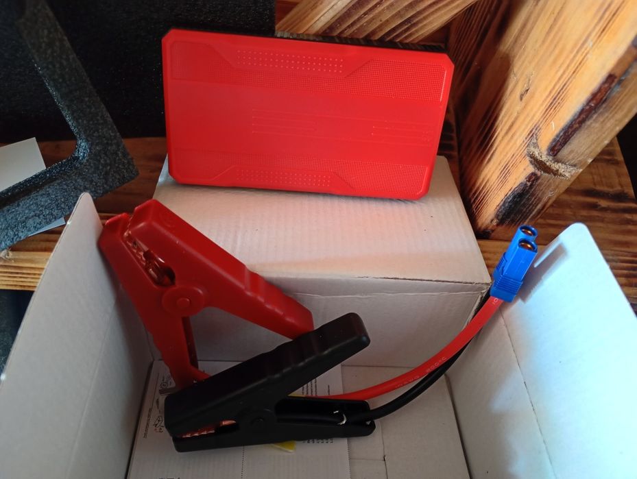 Vând starter auto și baterie externă !