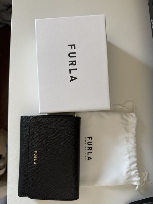 Продавам чисто нов портфейл Furla