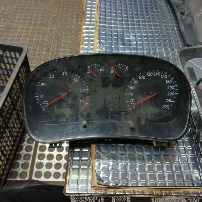 Щиток приборов гольф, пассат, венто, ауди