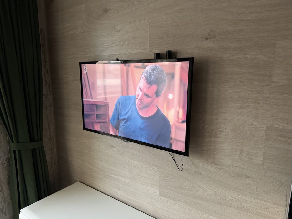 Продавам Телевизор смарт  40 инча