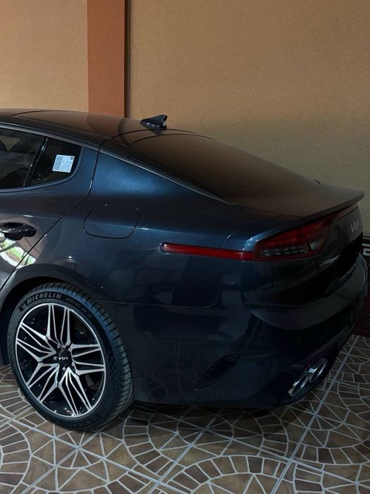 Kia Stinger 3.3 Turbo 2023