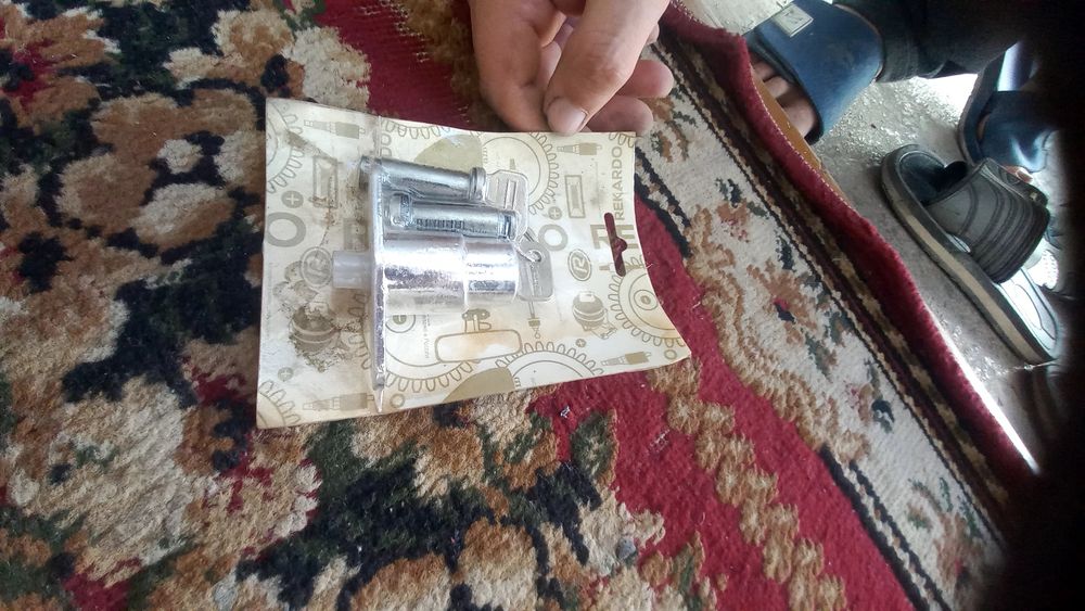 Жигули эшик ва капот замоки.