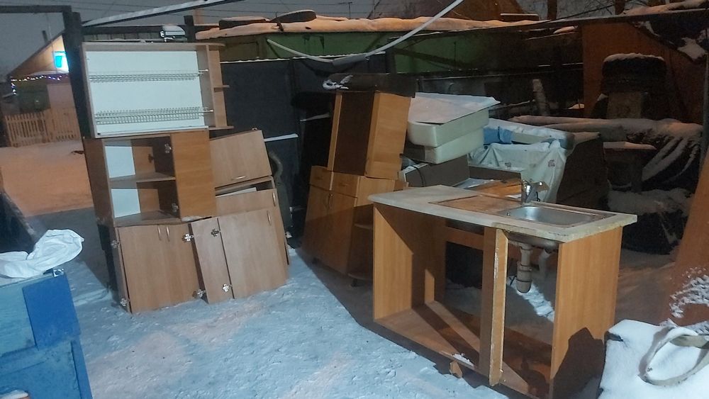 Продам кухню хорошую угловая