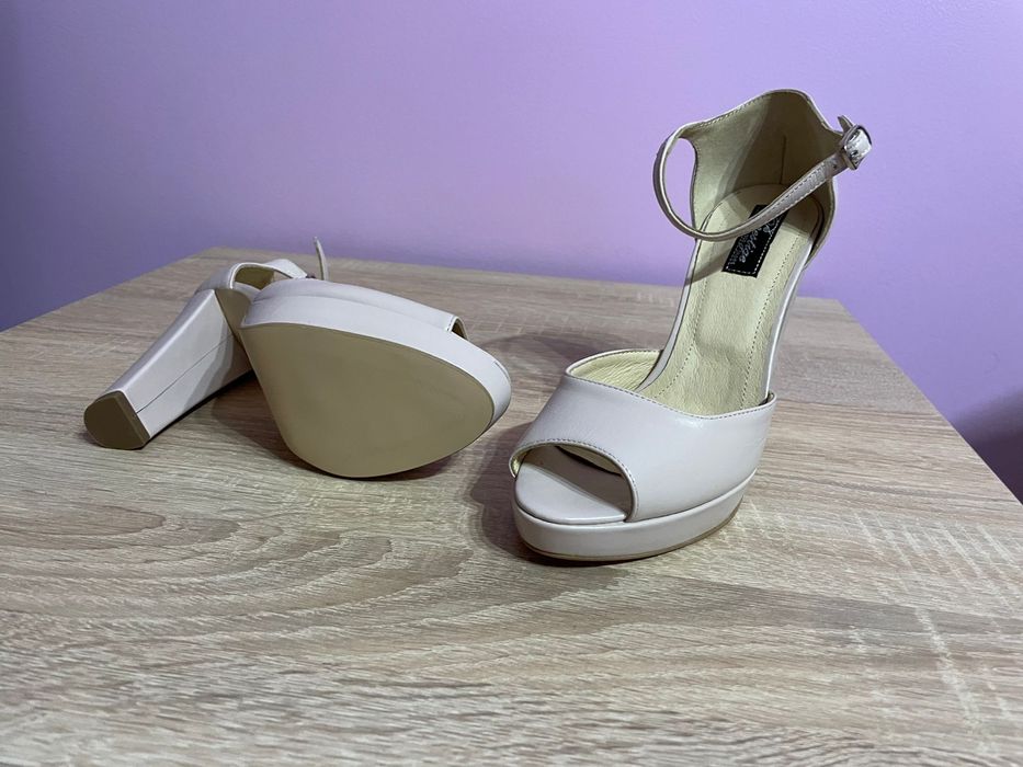 Vand sandale  NOI elegand home made din piele PRESTIGI