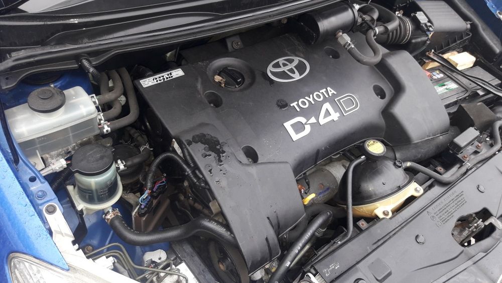 тойота корола версо .Toyota Corolla verso D4D diesel .само на части