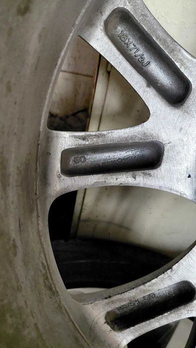 5х 114.3 67.1 централен с втулки на 60.1