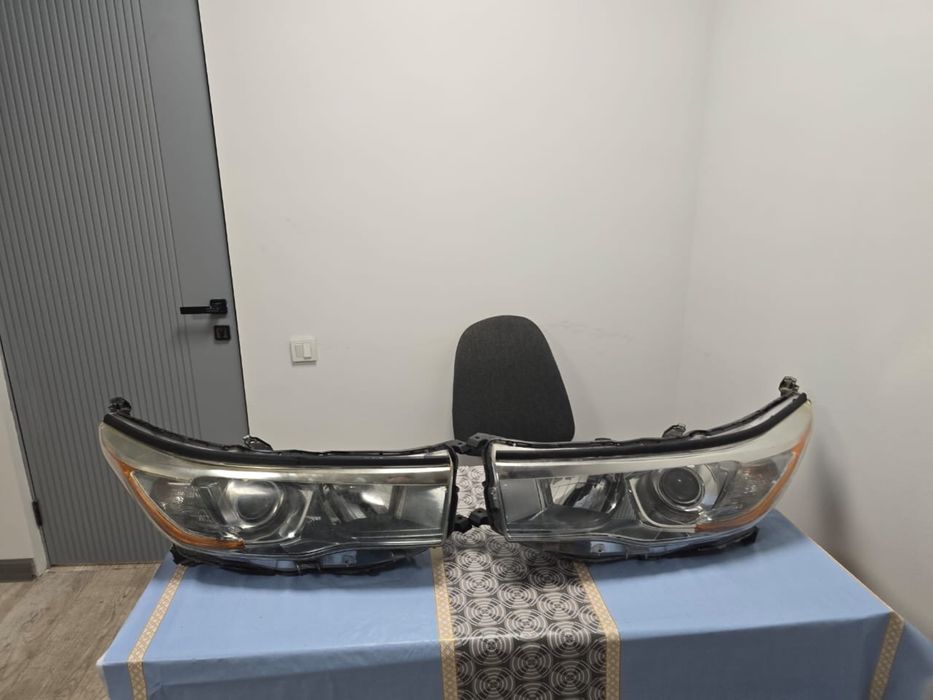 Фары на Toyota Highlander