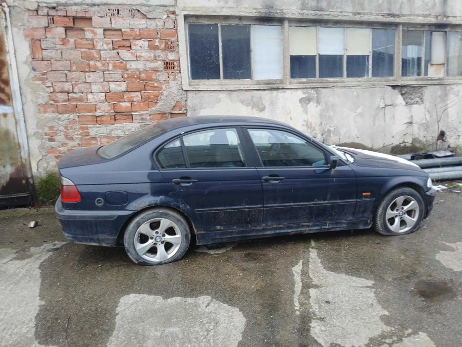 BMW E46 1.6 бензин, 2000 г. – за части.