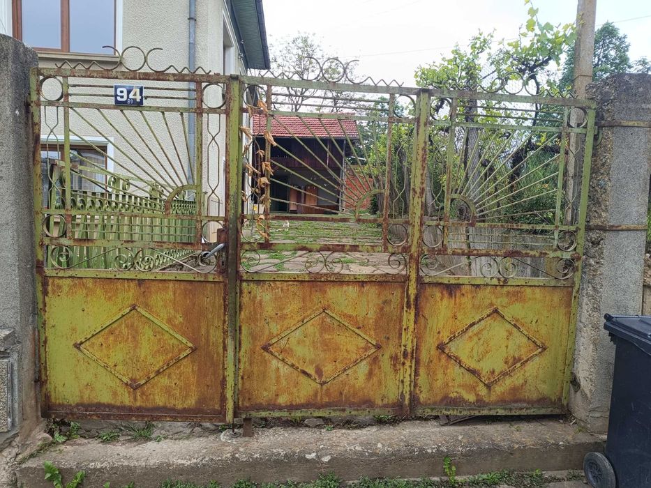 Масивна Порта 180/200 и Ограда 15 м.