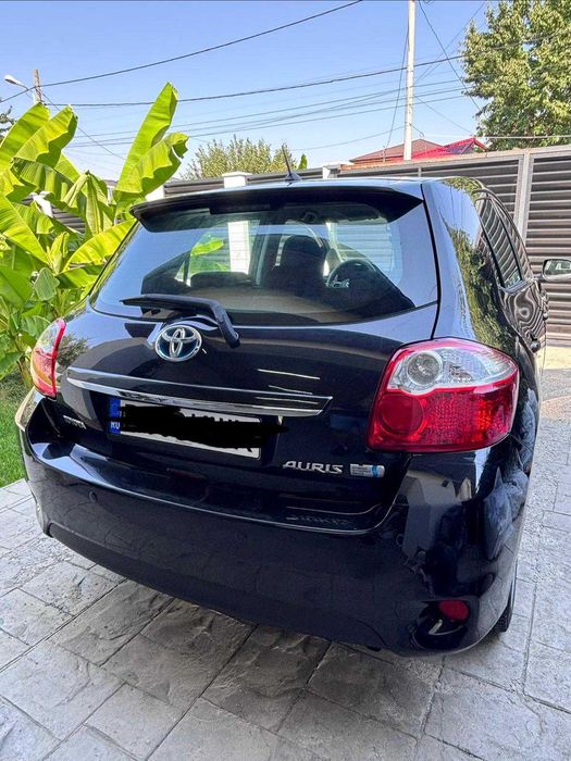 TOYOTA Auris 1,8 hybrid