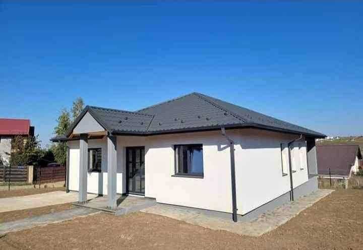 Vand casa moderna pe structura metalica, 10m x 8m