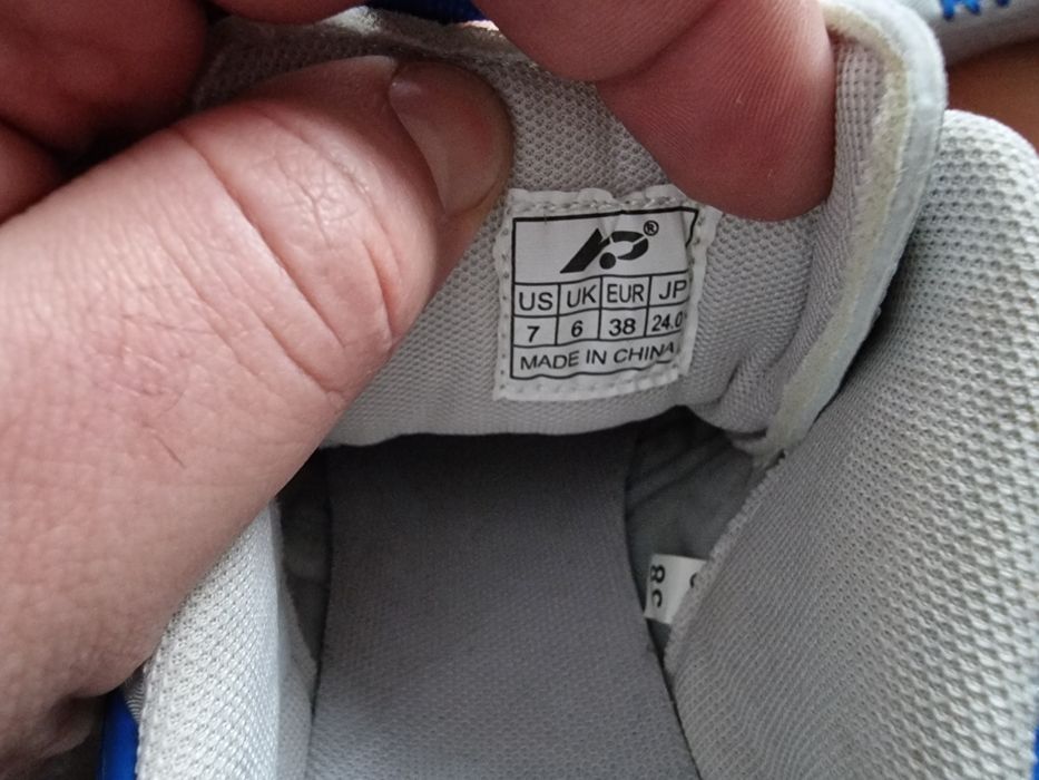 Adidași fotbal crampoane mărimea 38