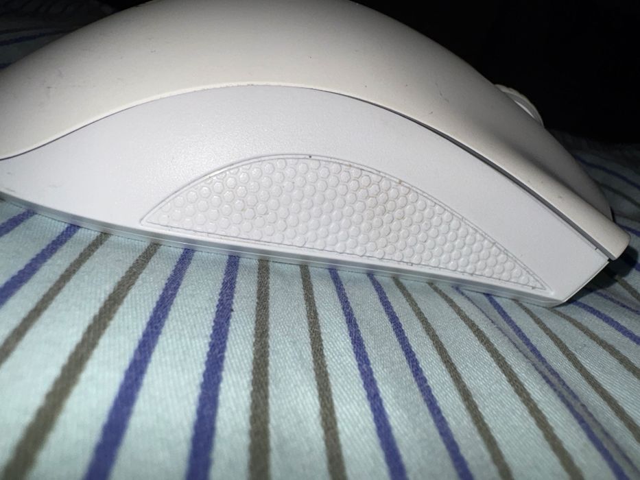 Мышка райзер белая эссентиал оригинал