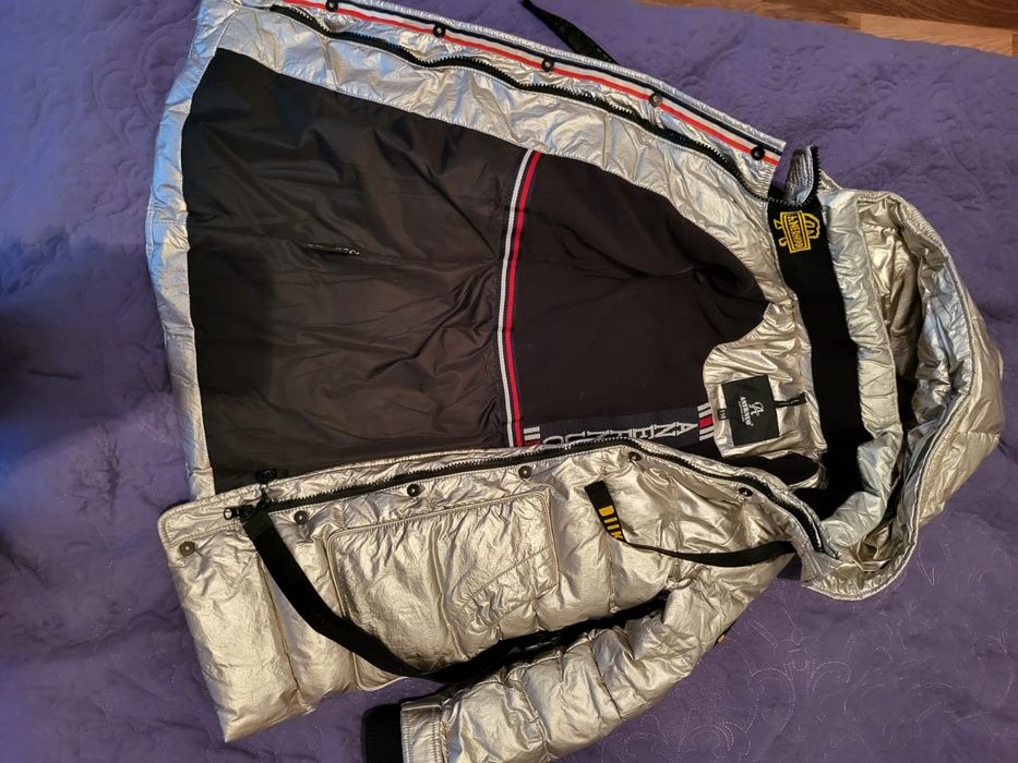 Куртка для девочек в отличном состоянии