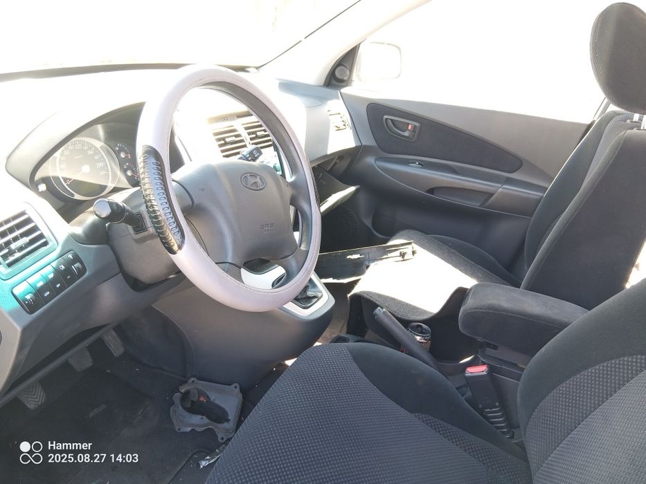 Продавам hyundai tucson 2.0 crdi на части