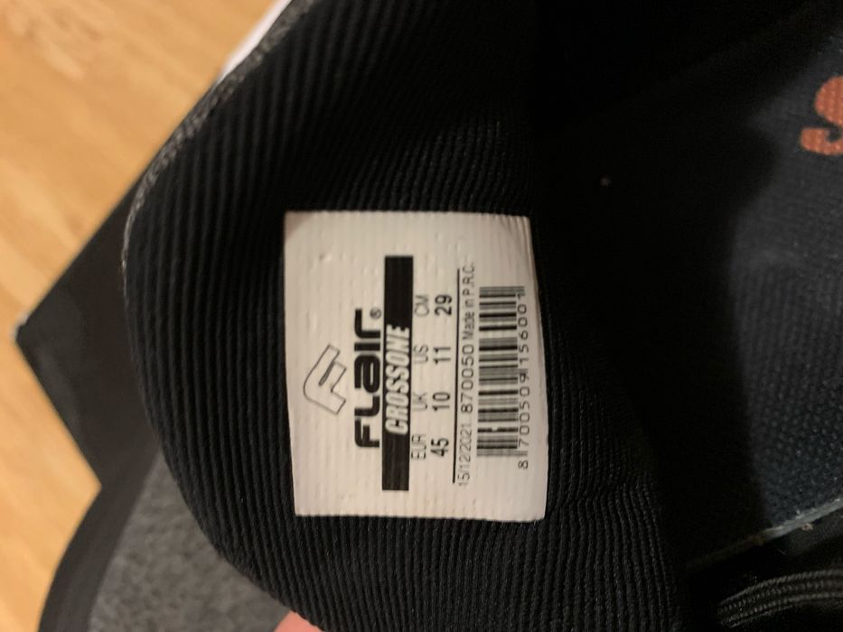 Продавам мъжки маратонки Flair