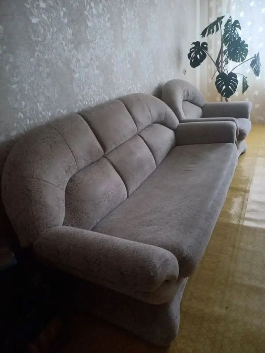 Мягкий уголок. Диван и кресло.