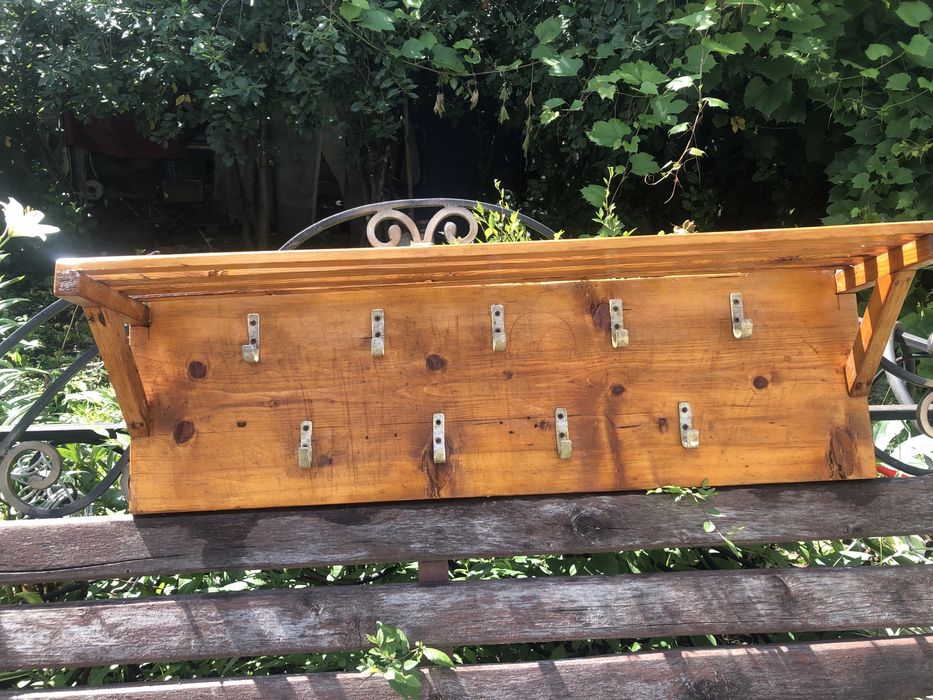 Вешалка деревянная