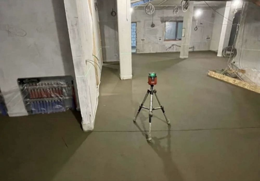 Стяжка полусухая