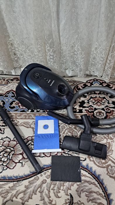 Samsung 2000вт пылесос продаю