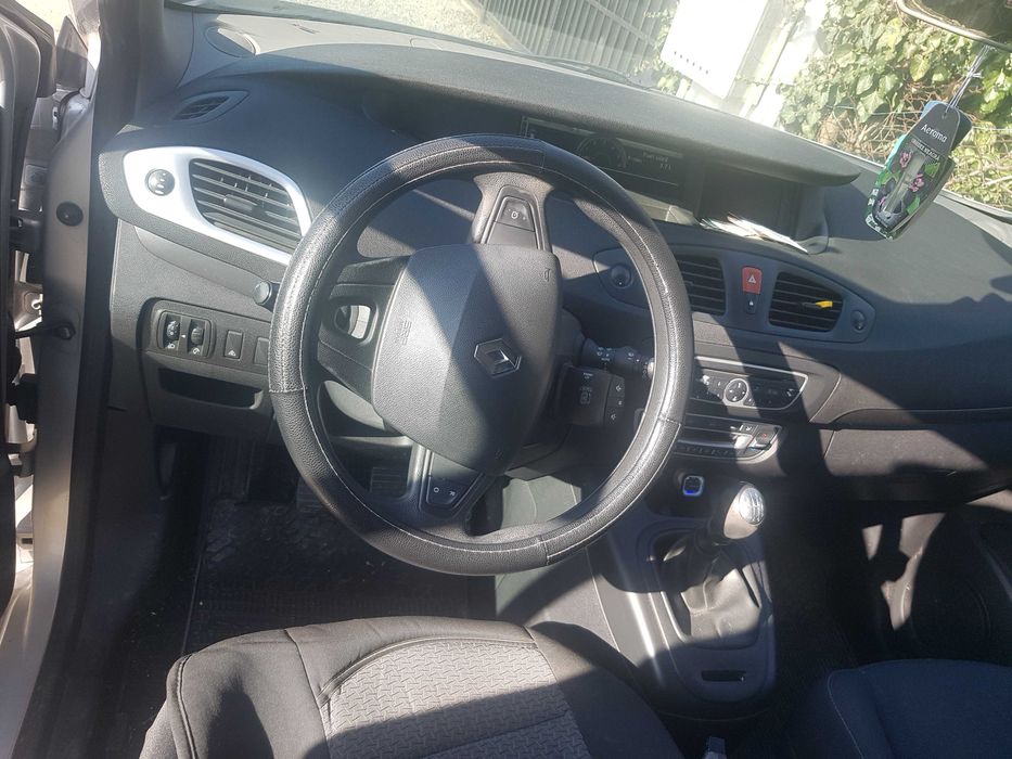 scenic 3 , diesel, 2011