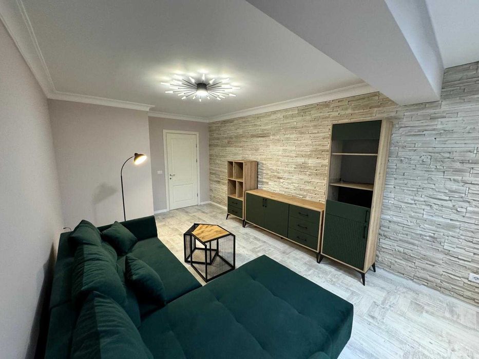 Apartament, 3 camere, decomandat, mobilat si utilat, parcare, boxa