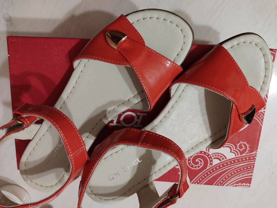 Новые босоножки Юничел размер 35