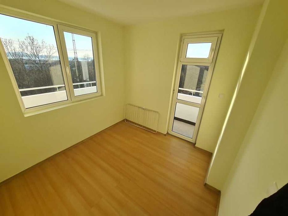 Дава се под наем Двустаен апартамент в Бургас, Славейков - 54 кв.м за 142.8 € - Снимка #3